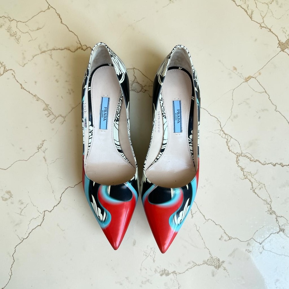 PRADA Runway 2014 Flame Floral Patent Leather Pumps Heels Pointed Toe Italy 37